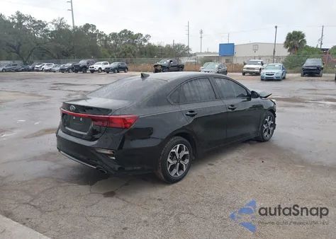 2020 Kia Forte Lxs z USA, uszkodzony, nr VIN 3KPF24AD4LE239592